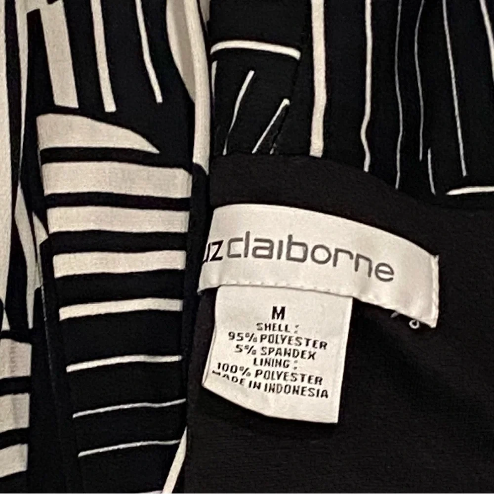 Liz Claiborne Black White Geometric V Neck Dress with Belt - NEW Size M